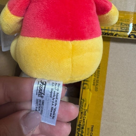 Funko Disney Winnie The Pooh Santa Hat Plush Exclusive - Picture 6 of 6